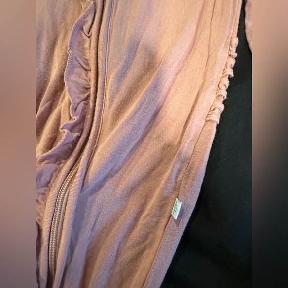 Posh Peanut Footie Ruffled Zippered One Piece Dusty Rose Size 12-18 Months - Picture 3 of 5